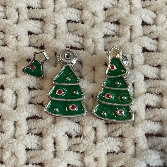 Vintage AAI Christmas Tree and Santa Earrings - Picture 3 of 3